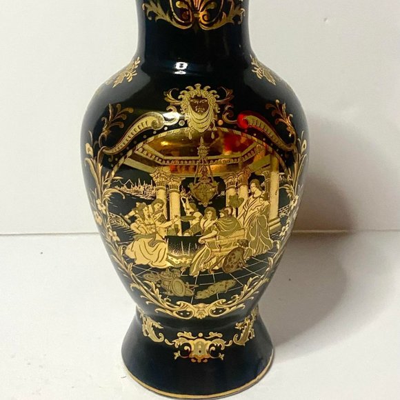 Rare Vintage Satsuma Japanese Vase- Black with Gold Art- Decorative Antique - Picture 2 of 6